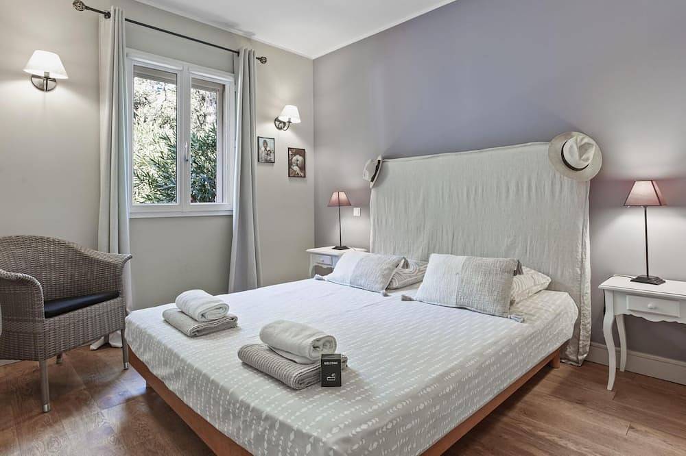 Villa mit 4 Schlafzimmern – Swimmingpool – Klimaanlage – Tennisplatz – Parkplatz in Gigaro, La Croix-Valmer