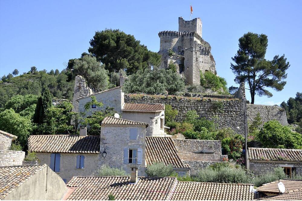 Ferienhaus Boulbon. Haus am Fuße des alten Schlosses zwischen Avignon & Baux de Provence in Boulbon, Arles und Umgebung