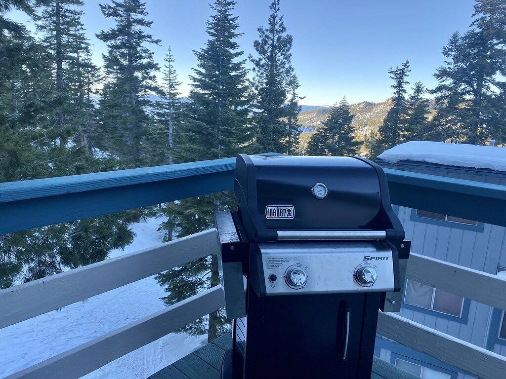 Ganze Wohnung, Tahoe Mountain Condo with Tree Filtered Lake Views. in Kingsbury, Heavenly