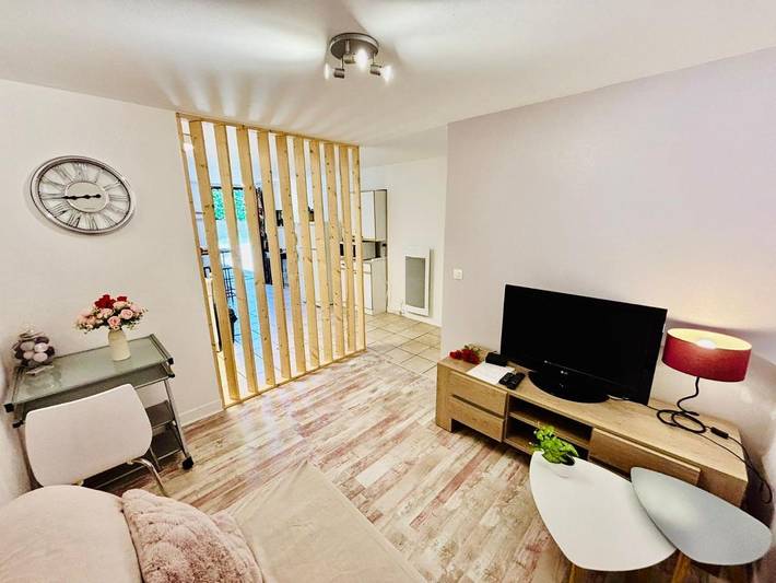 Gîte pour 4 personnes, avec terrasse à Le Breuil