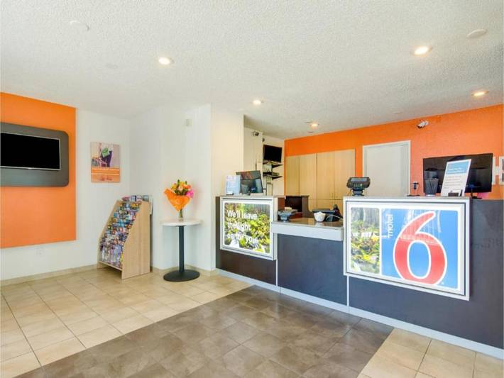 Apartamento entero, 1 cama matrimonial | Ducha adaptada para personas con discapacidad in Pierce County