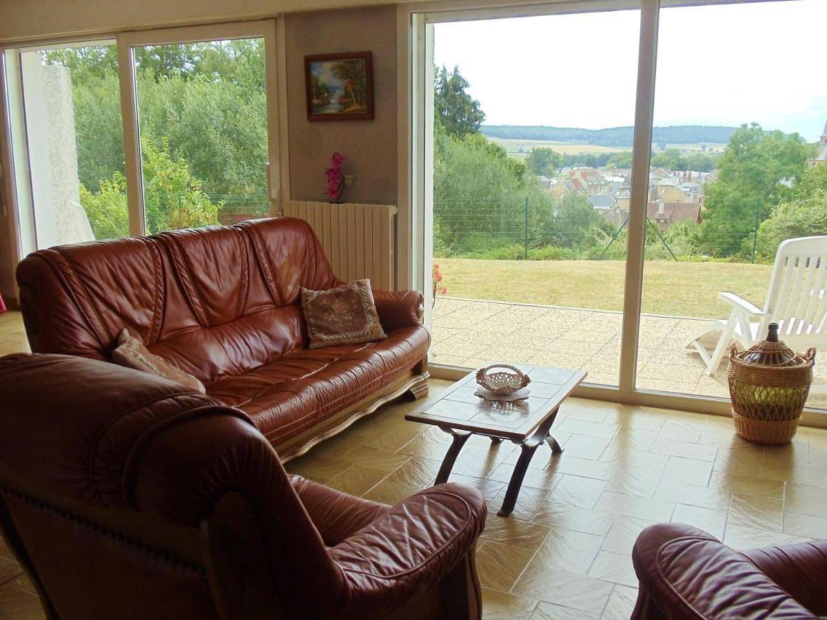 2-Bedroom Town Home in Mouzon, Ardennes