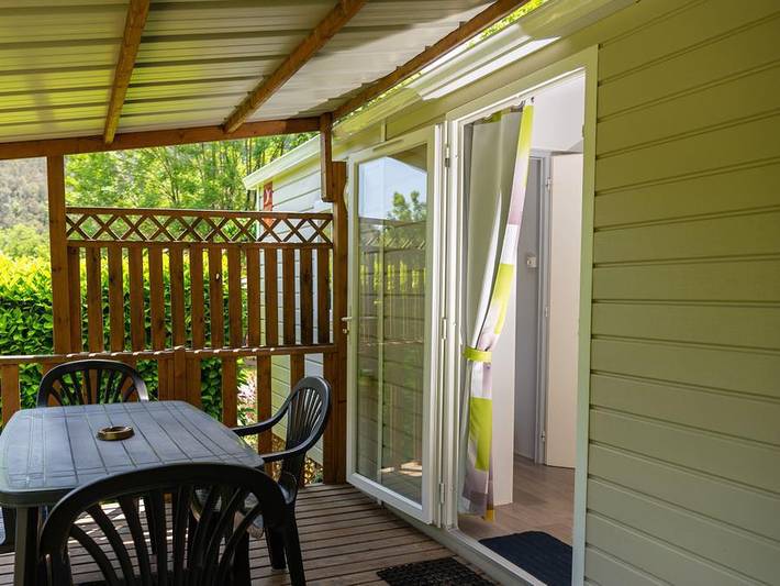 Camping Le Barutel - Mobilheim 5 personen - Mobilheim Samedi 2 Zimmer + überdachte Terrasse in Meyras, Parc naturel régional des Monts d'Ardèche