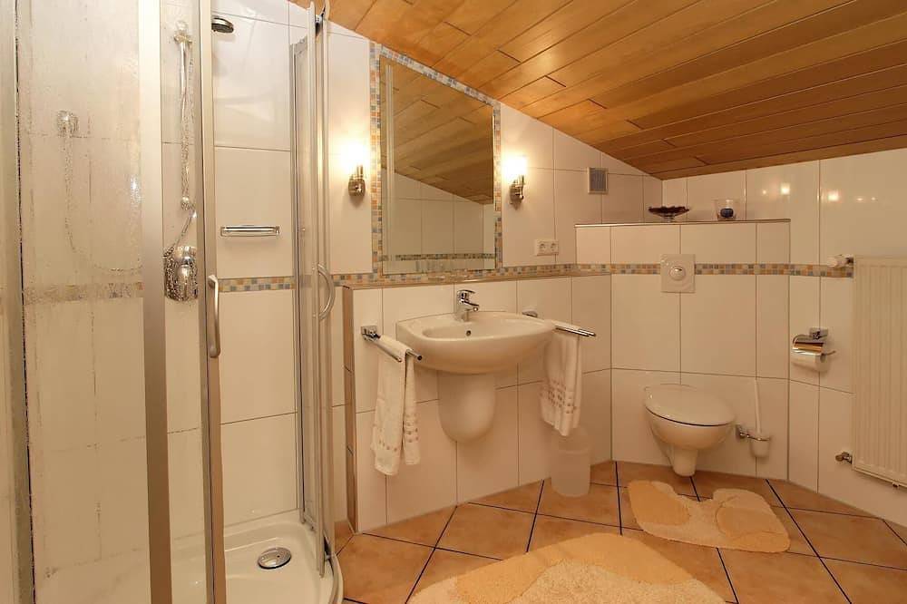 Ganze Wohnung, Fewo mit Balkon | 56qm große, gemütliche Nichtraucher-Fewo im 1.Og in Tittling, Ostbayern