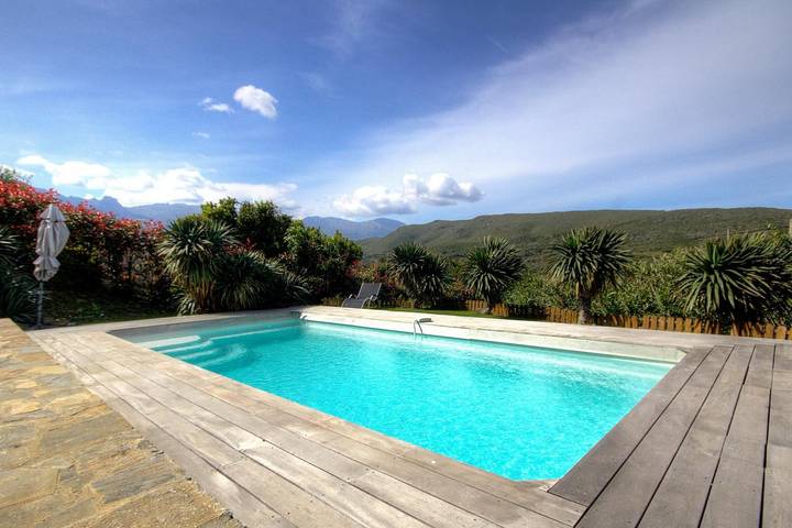 Gîte pour 6 personnes, avec Jacuzzi et Terrasse ainsi que Jardin et Piscine à Sisco - 2