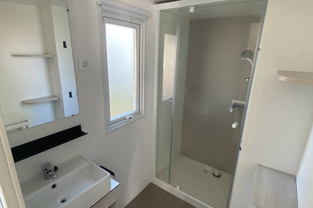 Mobil-home confortable dans camping haut de gamme en bord d’océan in Vendays-Montalivet, Lesparre-Médoc region