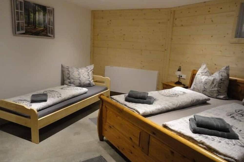 Entire apartment, Apartment Fuchsbau approx. 100 sqm max. 6 pers. in Kiefersfelden, Bavarian Alps