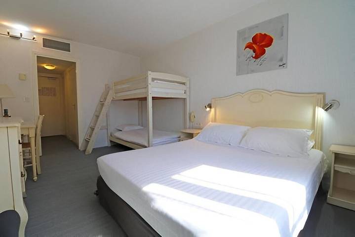 Hôtel pour 2 personnes, avec terrasse, animaux acceptés à La Turbie - 4