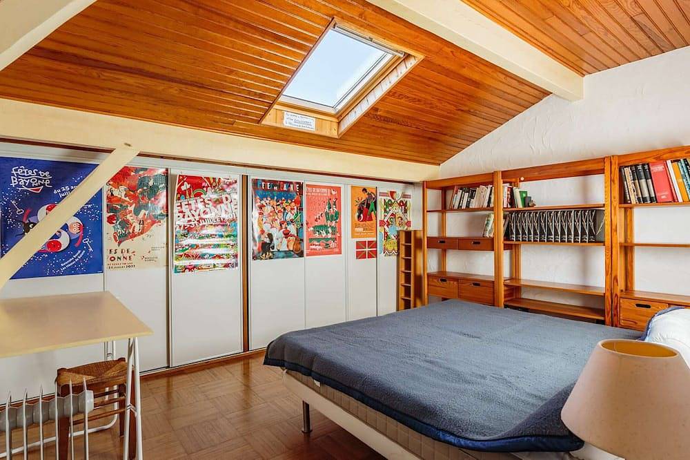 Country Home Near Beaches and Cities – Spacious, 4 Bedrooms, Wifi, Garden, Parking in Briscous, Bayonne region