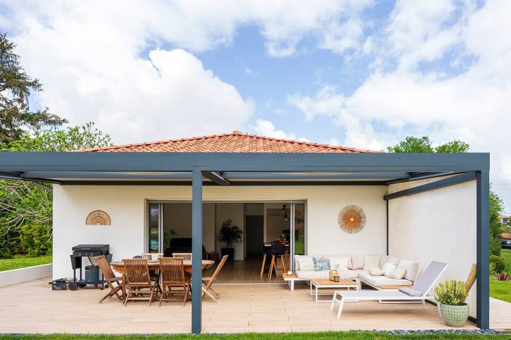 Maison de vacances 'Villa Iguski' avec terrasse privée, Wi-Fi et climatisation in Saint-Pierre-d'Irube, Région de Bayonne