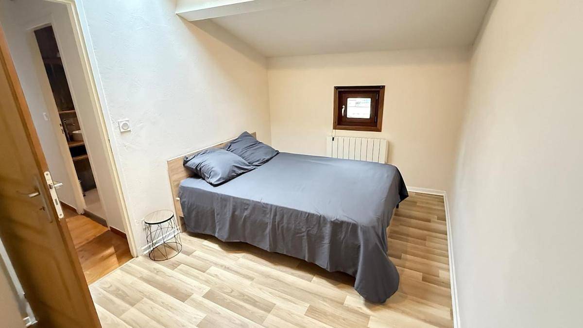Appartement entier, Two-Bedroom Apartment in Romans-sur-Isère, Région de Valence