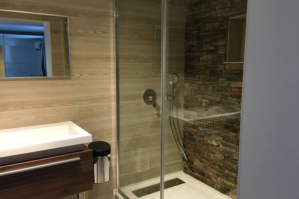 Appartement entier, La villa n°1, 2 personnes in Favone, Conca