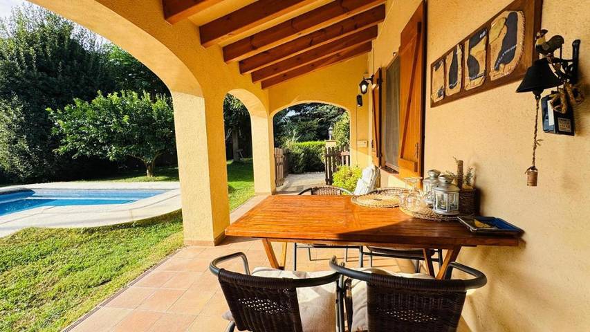 Gîte pour 4 personnes, avec vue ainsi que piscine et jardin dans San Martin Sarroca - 4