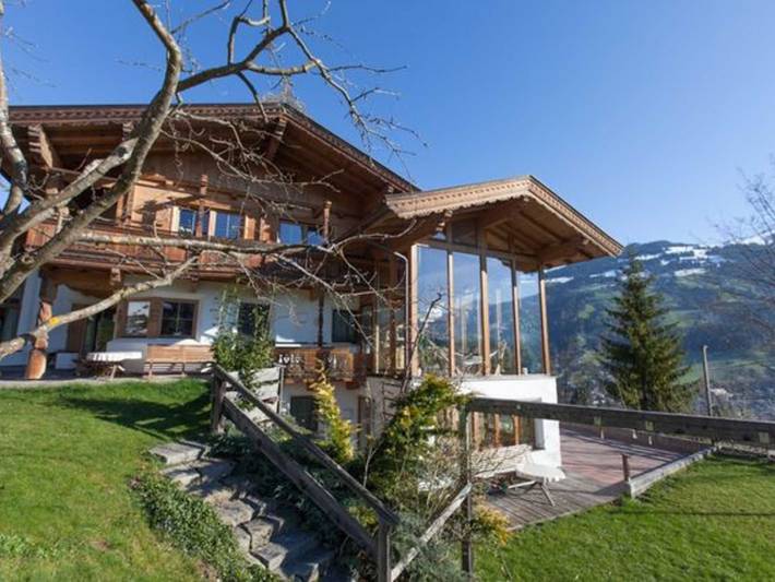 Ferienwohnung für 6 Personen, mit Terrasse und Garten sowie Sauna und Ausblick in Hopfgarten im Brixental