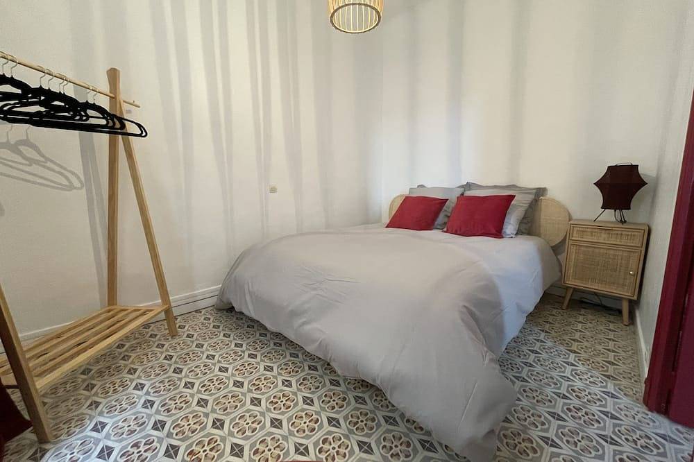 Entire apartment, Cocon Coquelicot au Charme Indéniable in Cotignac, Brignoles region
