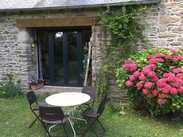 Location de vacances pour 2 personnes, avec vue et jardin à Pleumeur-Gautier - 2
