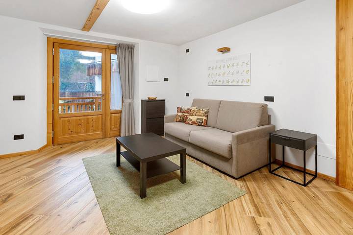 Ganze Wohnung, Apartment Via Livigno mit Bergblick, Balkon und Wlan in Isolaccia, Valdidentro