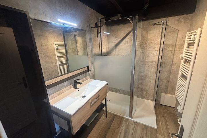 Location de vacances pour 8 personnes, avec Terrasse et Jardin à Massignieu-de-Rives - 3
