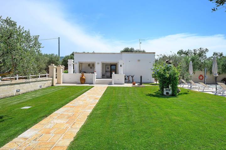 Appartamento intero, Appartamento 'Terra Mater - Exclusive Cottage' con piscina privata, Wi-Fi e aria condizionata in Ostuni, Salento