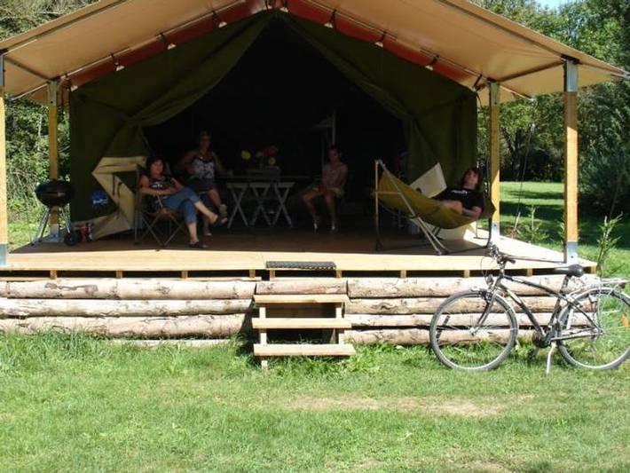 Tente pour 5 personnes, animaux acceptés en Franche-Comté - 3