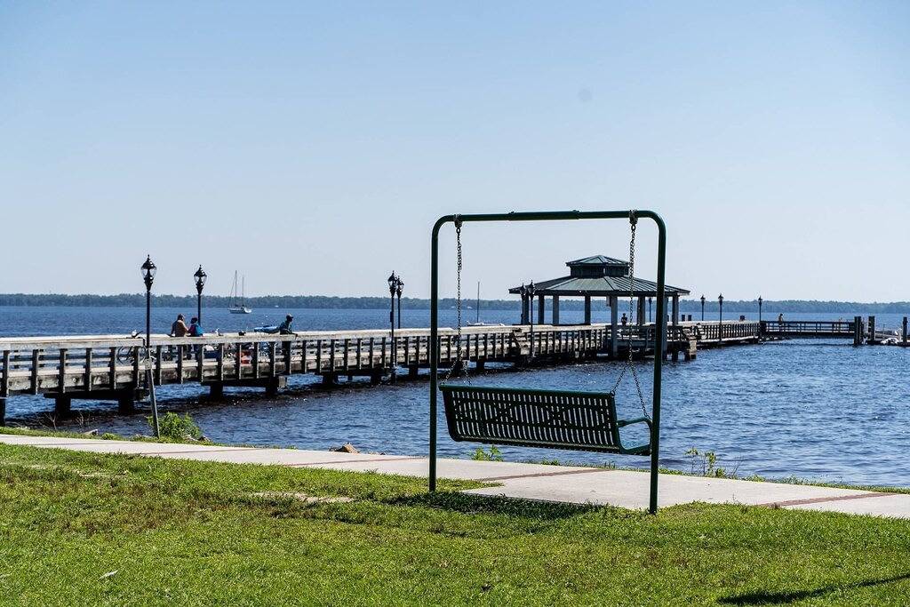 Ganze Wohnung, Oak Street #13 |Monthly Rates |Walkable |Small Dogs Ok |Seasonal Pool |Near St Johns River & Pier in Clay County (FL)