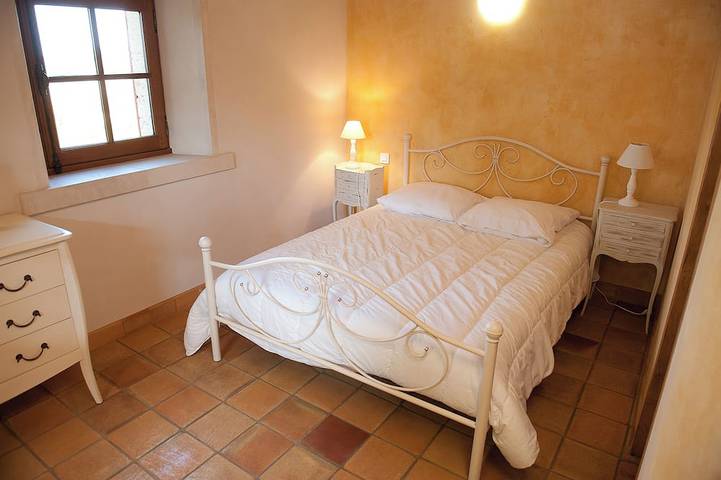 Location de vacances pour 14 personnes, avec jardin et piscine à Castelnau-sur-l'Auvignon - 2