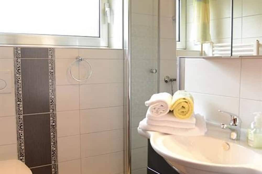 Ganze Wohnung, Haus Kotthoff - 5-Bettwohnung mit 2 sep. Schlafzimmern in Valwig, Cochem-Zell