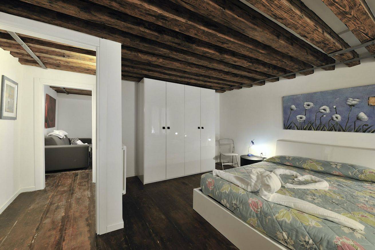 Apartamento entero, Red Rose - Grande piso en edificio histórico in Venecia, Provincia de Venezia