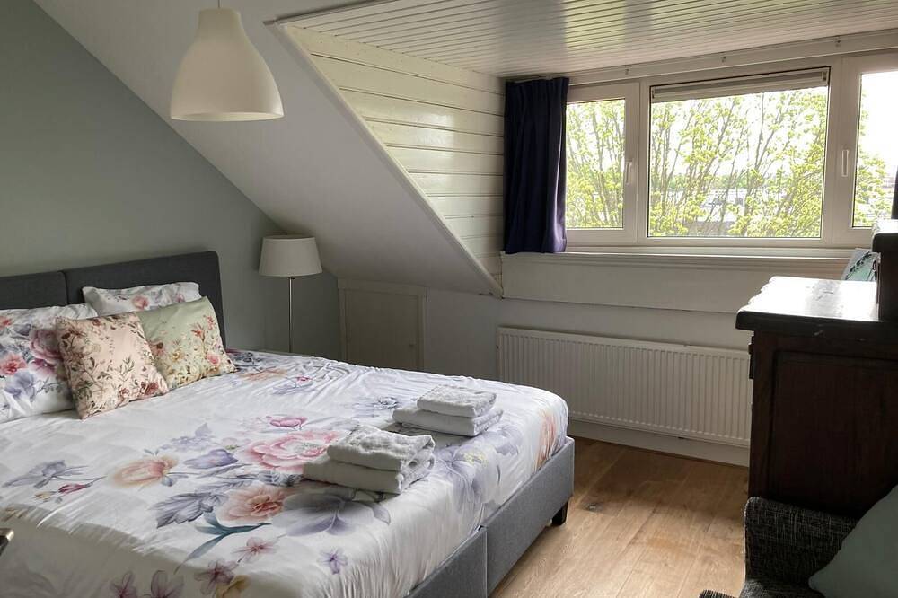 Ganze Wohnung, Family and pet-friendly Hague home, steps to the harbor and the beach :) in Scheveningen, Den Haag