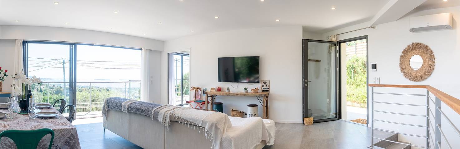 Villa 'Kaloha' con vistas panorámicas a la bahía de Cannes y piscina privada in Mandelieu-la-Napoule, Massif de l'Esterel