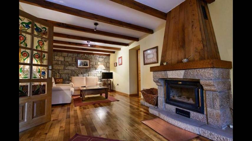 Casa rural para 3 personas, con Jacuzzi además de Terraza y Jardín en Posada de Valdeón - 2