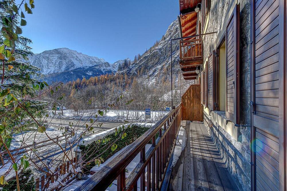 Appartamento intero, Chalet Pontal 8 Wifi & Parking in Larzey, Courmayeur