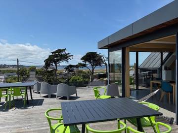 Gîte pour 10 personnes, avec jardin et vue sur l’océan, adapté aux familles dans Plage des Dunes (Penvénan)