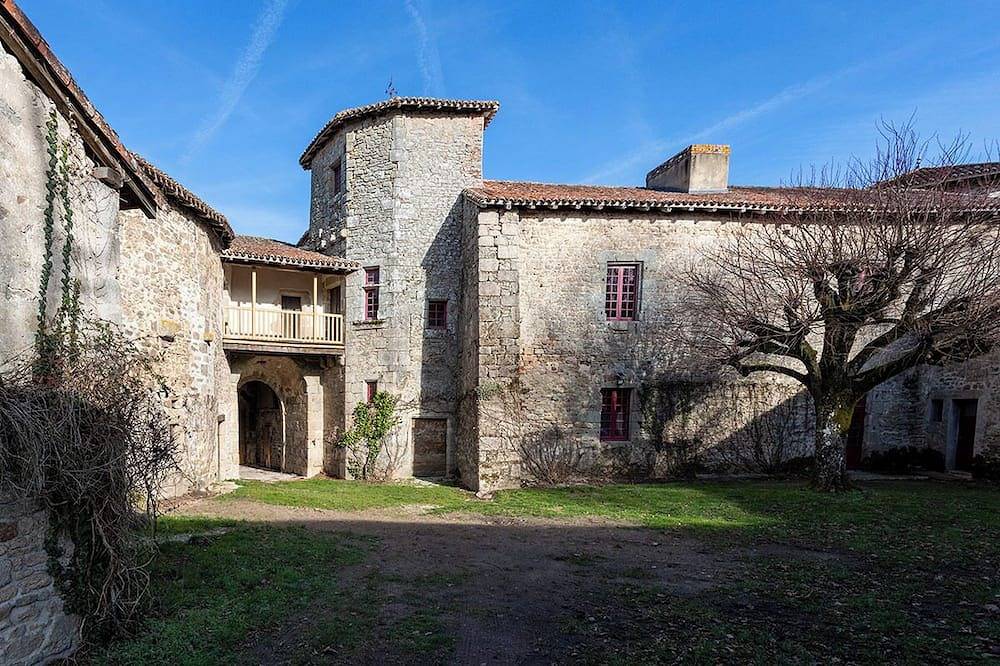 Suite matrimoniale dans le Château des Ducs de Mortemart in Mortemart, Région de Bellac