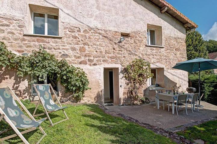 Gîte pour 6 personnes, avec jardin, animaux acceptés à Sevelinges