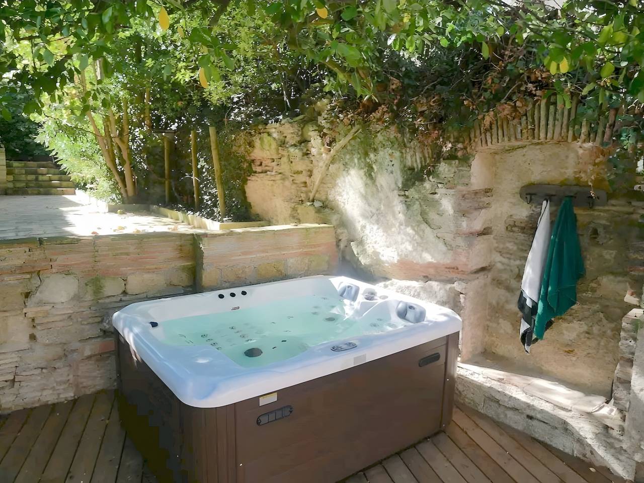Gite Vertcastel – Grünes Refugium mit Pool und Whirlpool in Castelnaudary, Carcassonne und Umgebung
