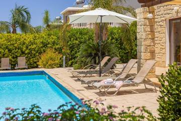 Villa for 6 People in Peyia, South Cyprus, Photo 3