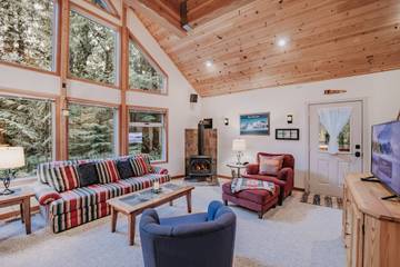 Log Cabin for 6 Guests in Glacier, North Cascades National Park, Picture 4