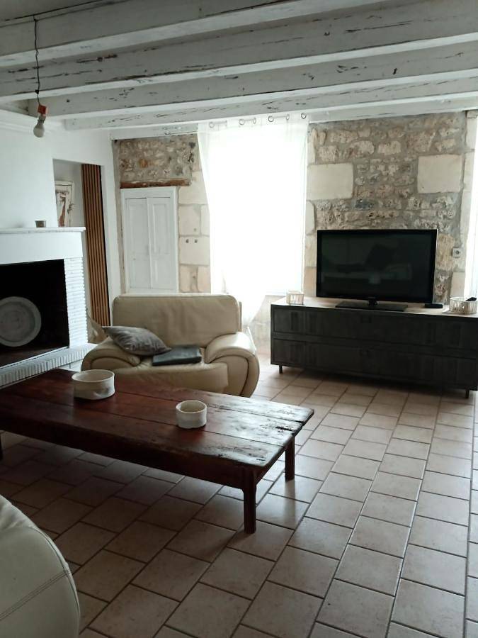 Gîte pour 5 personnes, avec piscine à Soulignonne