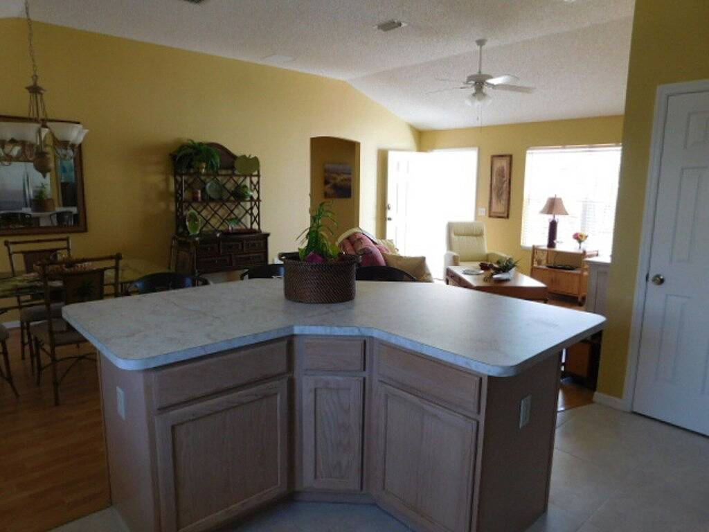 Wunderschönes 3/2 Designerhaus, kostenloses Wlan, Golfwagen und 36 kostenlose Golfplätze in The Villages, Sumter County