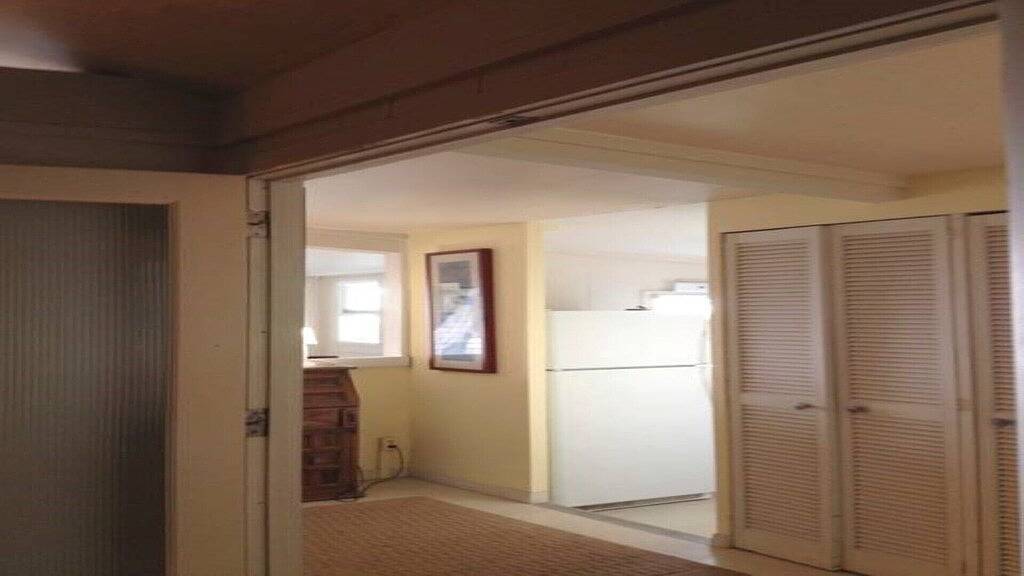 Cottage-like Duplex in South Kona on the Big Island.
Sleeps two adult guests in Honaunau-Napoopoo, Island of Hawaii