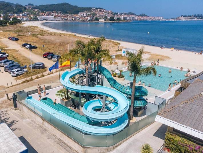 Bungalow para 2 personas, con piscina y terraza en Galicia