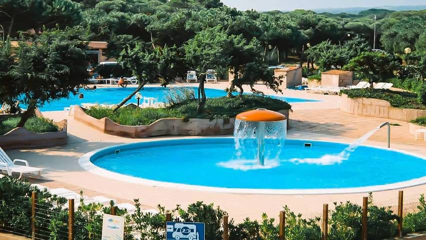 Camping für 4 Personen, mit Terrasse und Pool auf Sardinien - 2