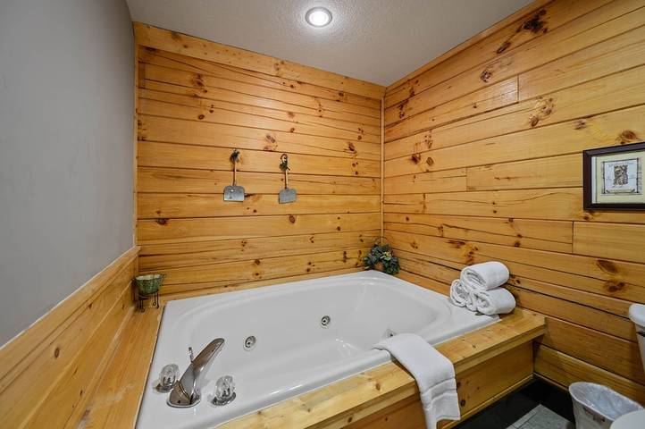 Cottage for 15 people, with hot tub and balcony in Pigeon Forge