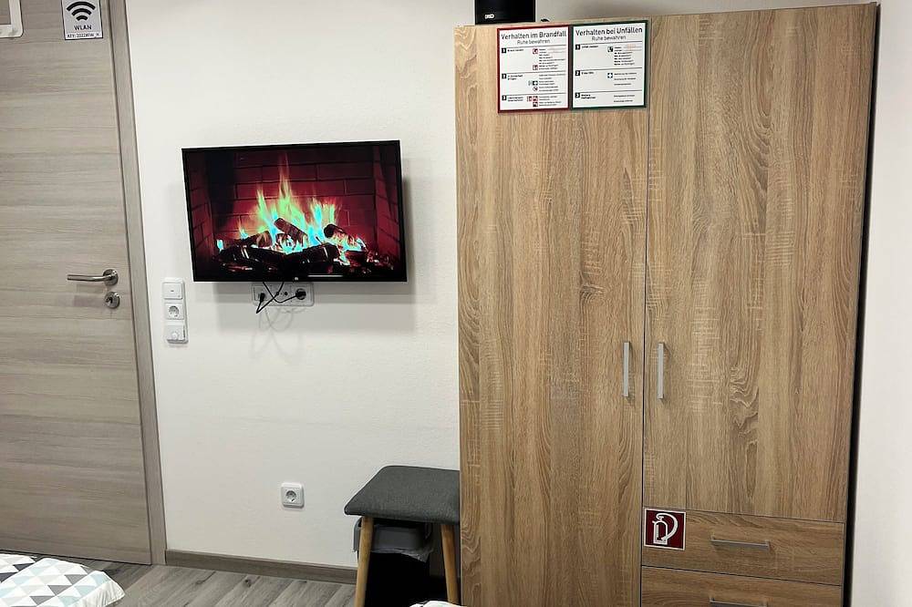 Ganze Wohnung, Ferienparadies Verweilzeit - 100m² Luxus (Keine Monteure oder Jugendgruppen) in Ohrenbach, Romantische Straße