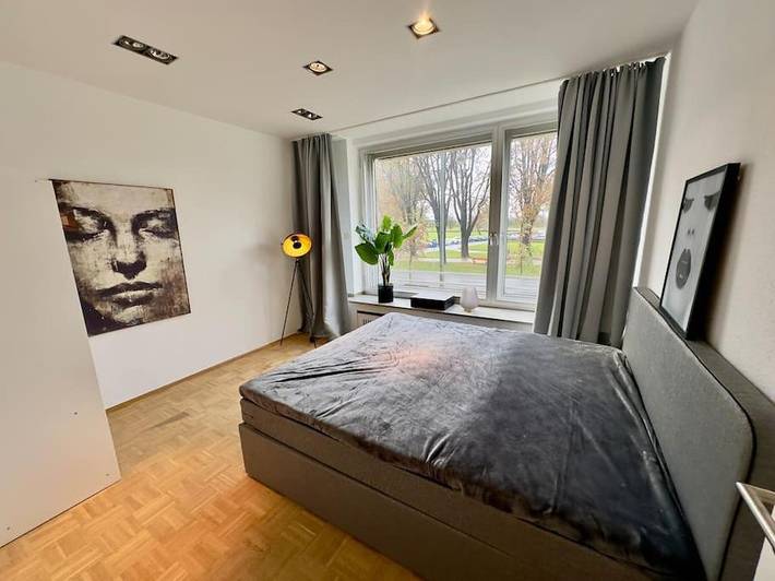 Ferienwohnung für 10 Personen, mit Balkon und Seeblick sowie Ausblick in Düsseldorf und Umgebung - 4