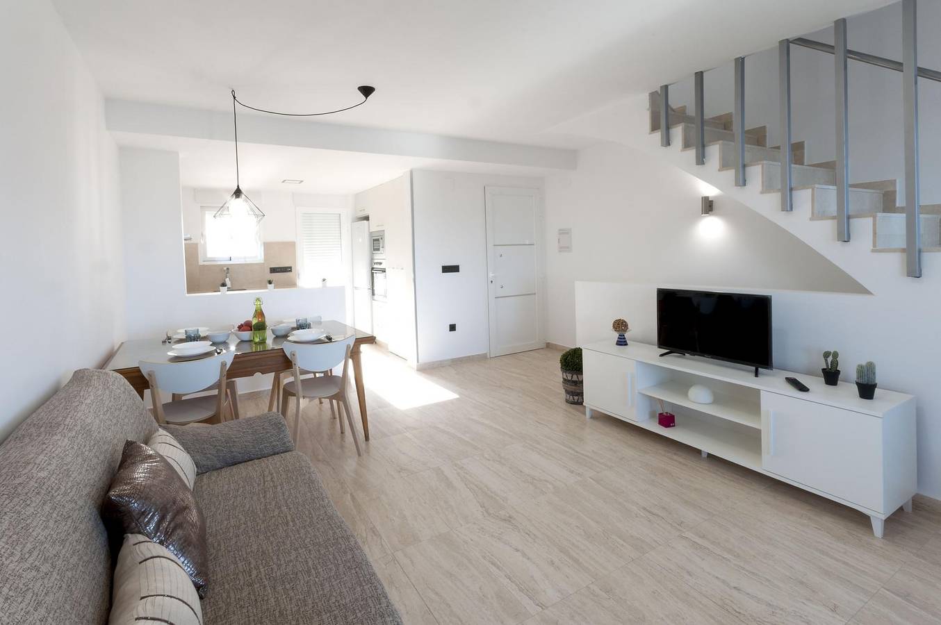 Vistamar 1 - Fantastique maison avec terrasse, pratiquement sur le sable de Platja La Devesa, à Oliva Nova. Wi-Fi gratuit. in Oliva, Costa Blanca