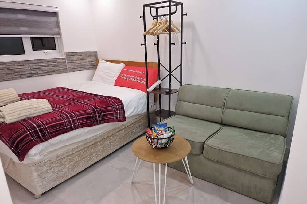 Ganze Wohnung, Nightrest Homes Studio Parking +5 Minutes Airport in Luton, Chiltern Hills