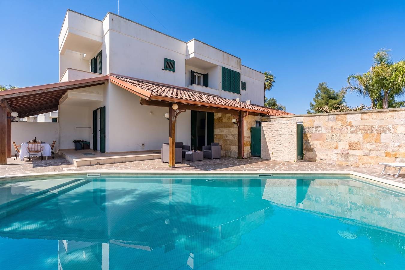 Villa Vittoria 13 posti con piscina privata, Wi-Fi e aria condizionata in Melendugno, Provincia di Lecce