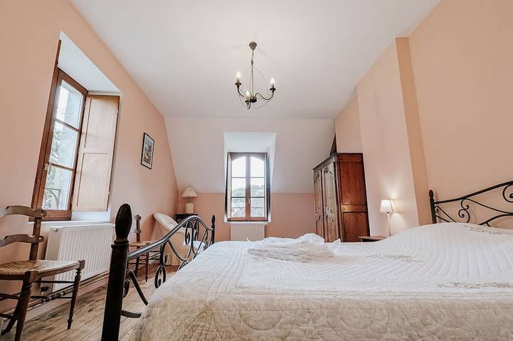 Gîte pour 11 personnes, avec jardin à Arthon - 3